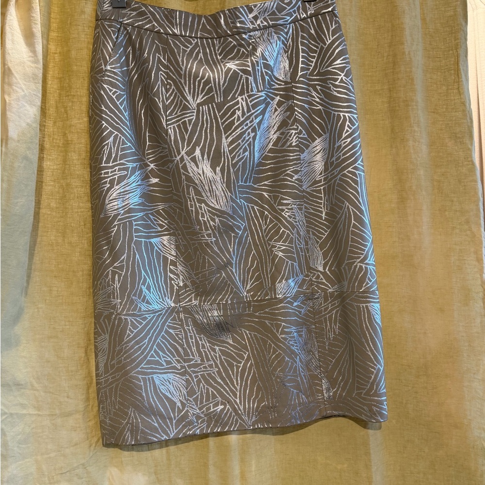 Chic Leaf Pattern Pencil Skirt in Gray